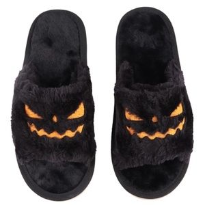 NWT Adult Soft & Fuzzy Fleece Halloween Jack O’ Lantern Face Slippers in Large!